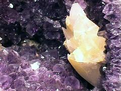 Amethyst photo copyright 
mineral.galleries.com